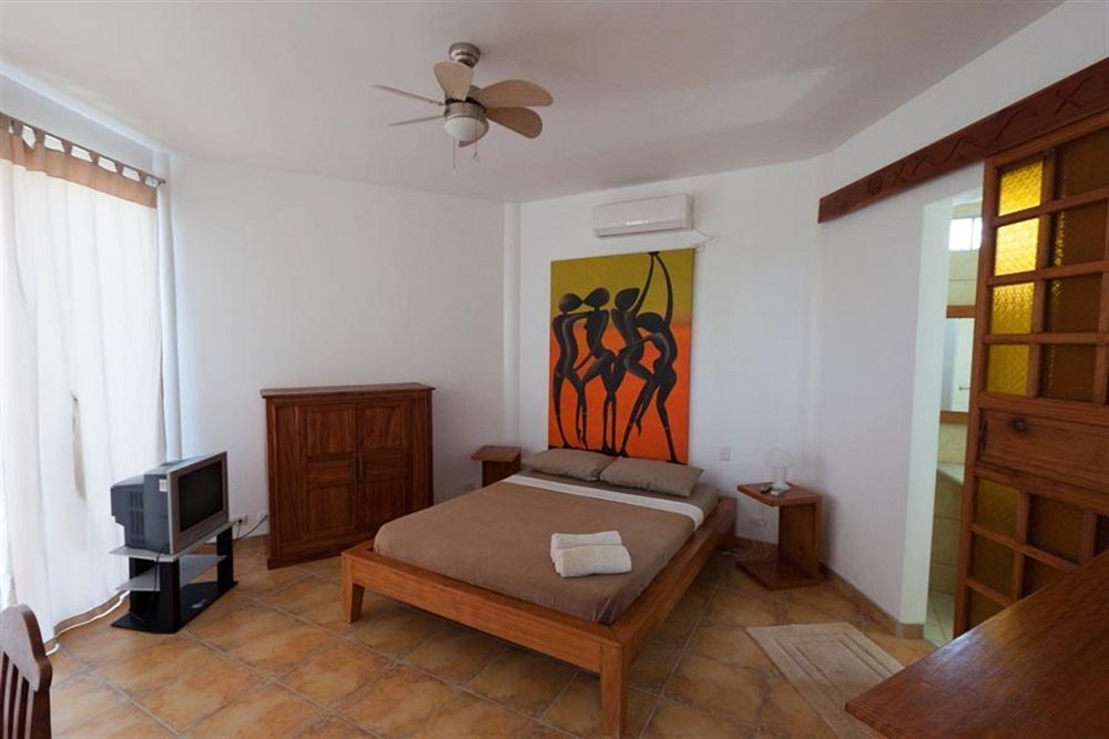 Aissatou Beach Resort Balabag  Екстериор снимка