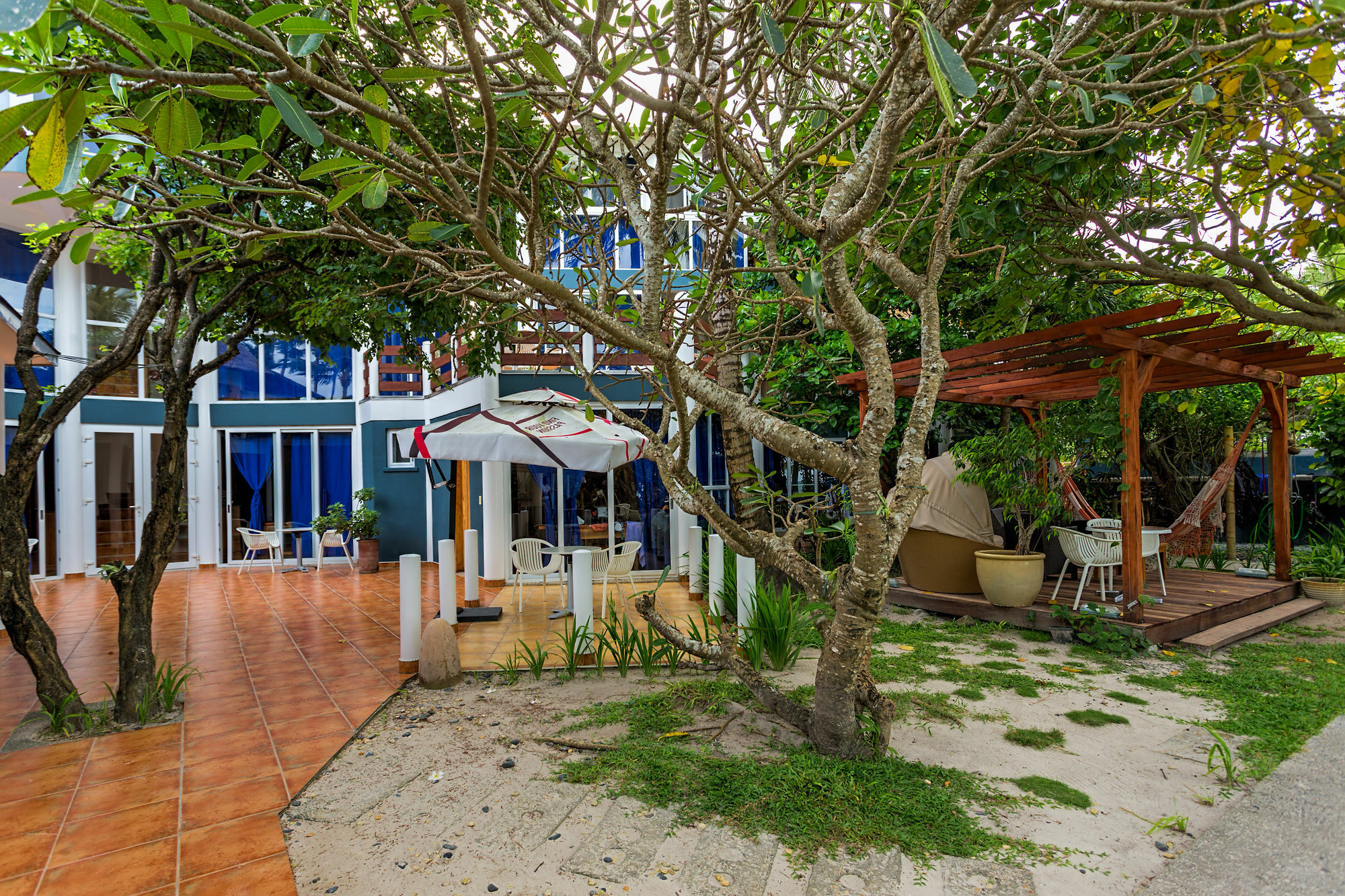 Aissatou Beach Resort Balabag  Екстериор снимка